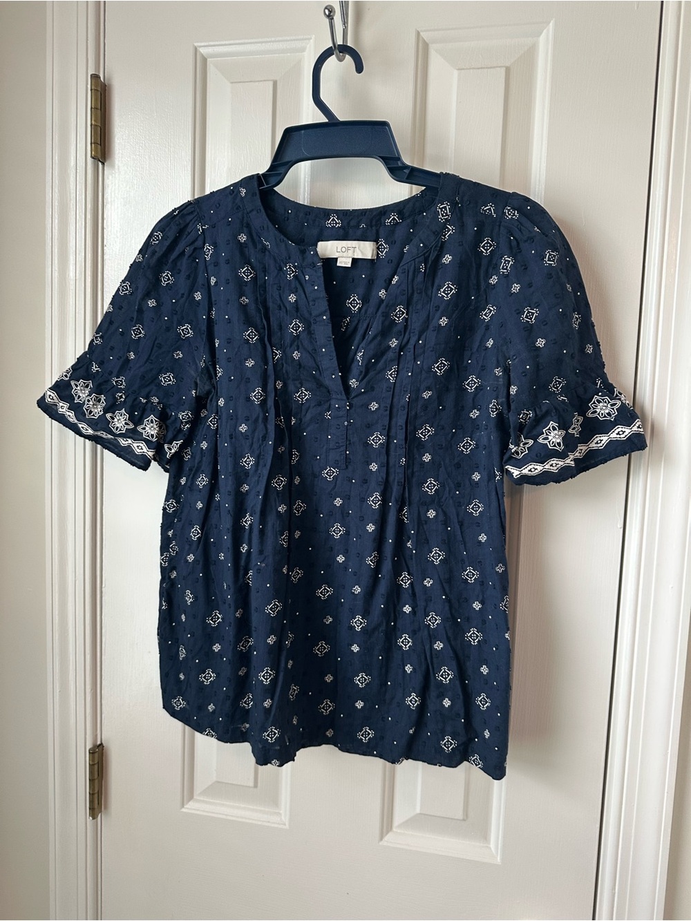 LOFT Women’s Geo Pleated Flounce Cuff Top in Navy Blue Size XS